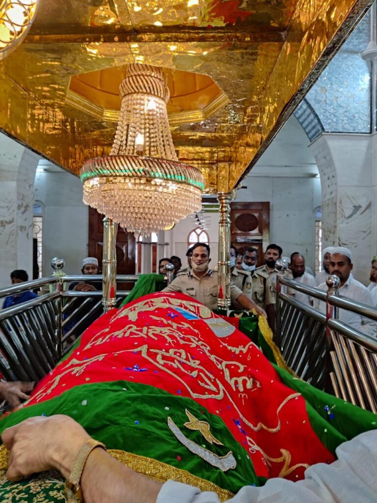 ಉಳ್ಳಾಲ ದರ್ಗಾ ಭೇಟಿ ನೀಡಿದ ಕಮೀಷನರ್