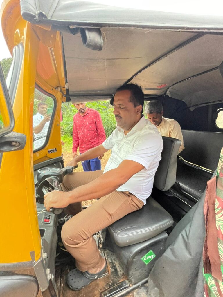 ರಿಕ್ಷಾ ಚಾಲಕನಾದ ಶಾಸಕ. ಯು.ಟಿ ಖಾದರ್!