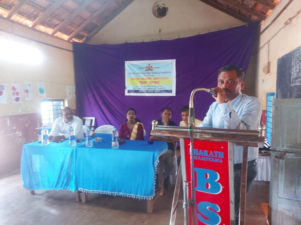 ತಿಂಗಳಿಗೆ 10 ದಿನ ಮಾತ್ರ ನೀರು, ಅದು ಸರಿಯಾಗಿ ಬರುತ್ತಿಲ್ಲ’ ಅಂಬ್ಲಮೊಗರು ತಹಶೀಲ್ದಾರರ ಗ್ರಾಮವಾಸ್ತವ್ಯದಲ್ಲಿ ಮಹಿಲೆ ಆರೋಪ