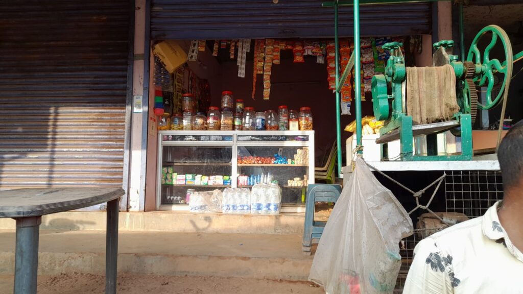 ತಲಪಾಡಿ:ರಾ.ಹೆ.ಬಳಿಯ ಹಲವು ಅಂಗಡಿಗಳಿಗೆ ನುಗ್ಗಿದ ಕಳ್ಳರುಪೊಲೀಸರ ವಿರುದ್ಧ ಸಾರ್ವಜನಿಕರು ಗರಂ