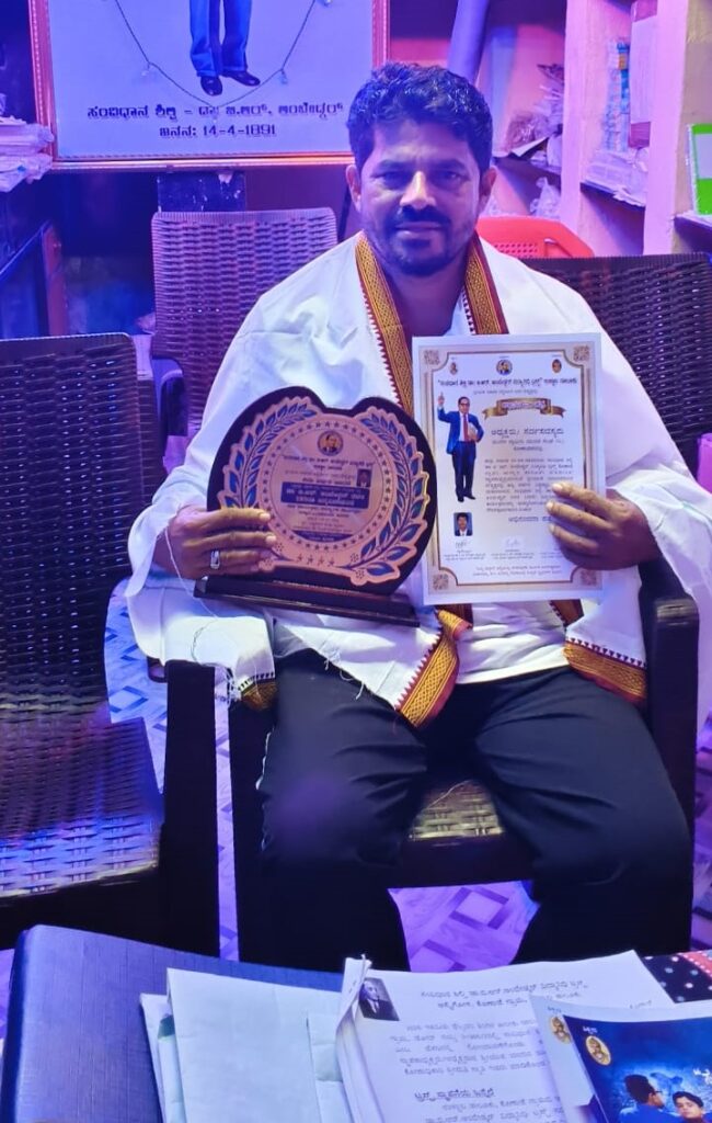 ಸಮಾಜಸೇವಕ ಎ.ಕೆ. ರೆಹಮಾನ್ ಕೋಡಿಜಾಲ್ಗೆ ಅಂಬೇಡ್ಕರ್ ವಿದ್ಯಾನಿಧಿ ಟ್ರಸ್ಟ್ನಿಂದ ಸನ್ಮಾನ